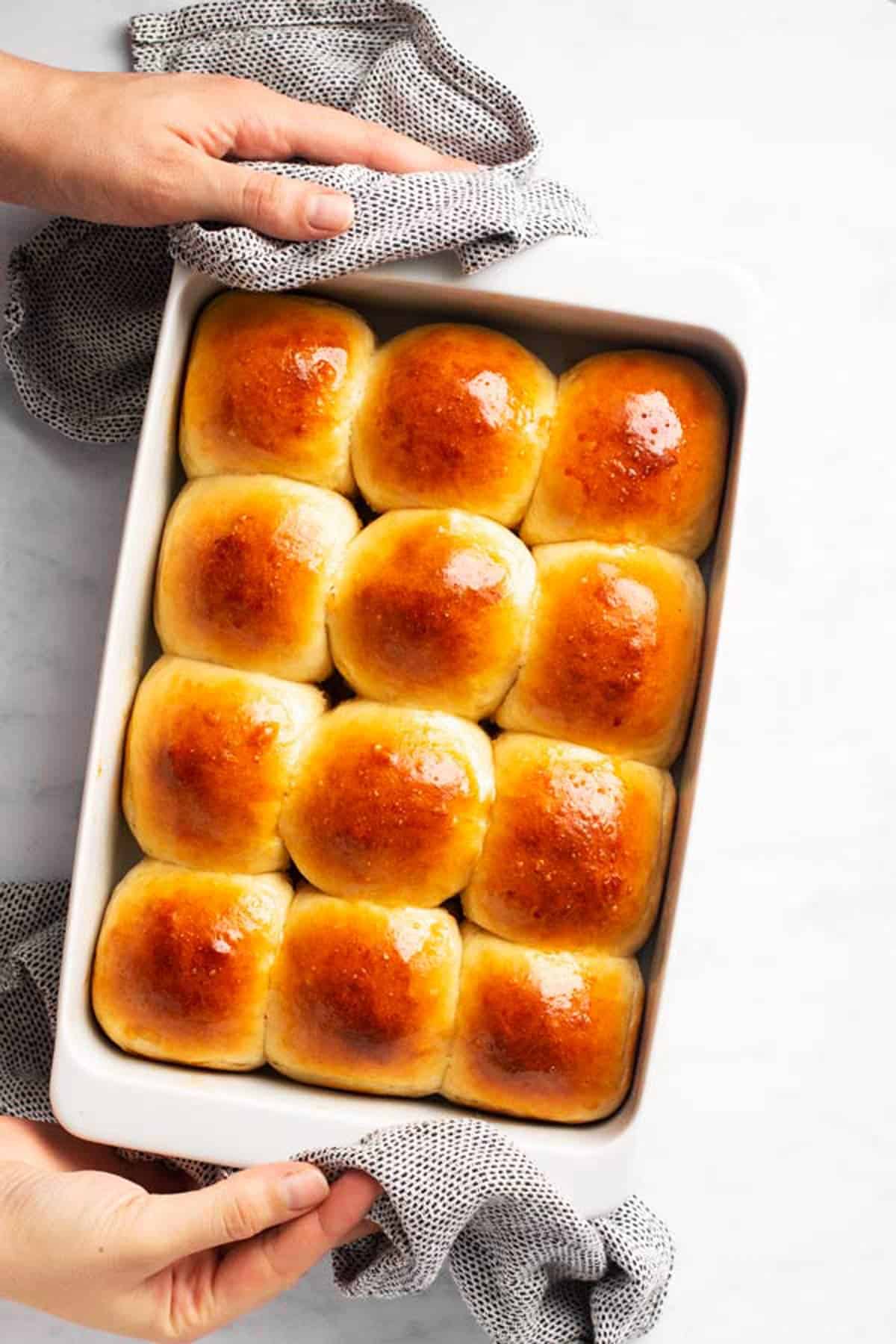 Easy Homemade Dinner Rolls: Soft, Buttery, and Foolproof